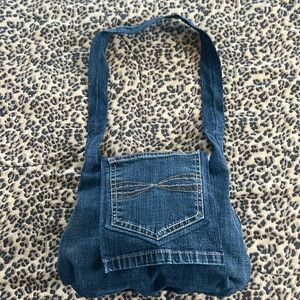 ⭐️ Denim purse shoulder bag pockets front back inside pastel print snap closure